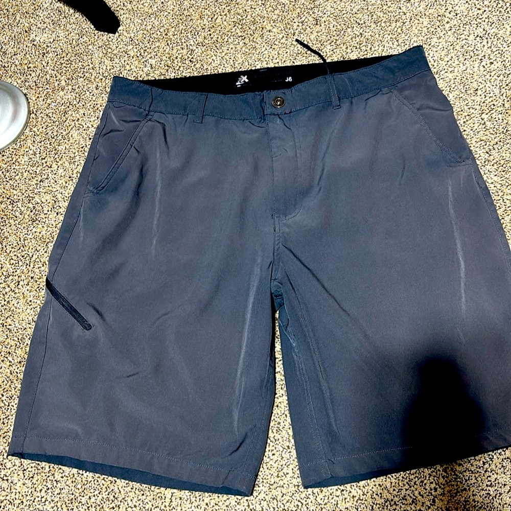 ZeroXPosur hybrid gray shorts size 36  snap zipper closure 2 hand side pockets
